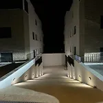公寓 Retro With Heated Pool And Gym For 8