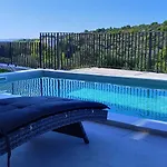 公寓 Retro With Heated Pool And Gym For 8 *