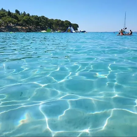 Apartment Retro With Heated Pool And Gym For 8 *