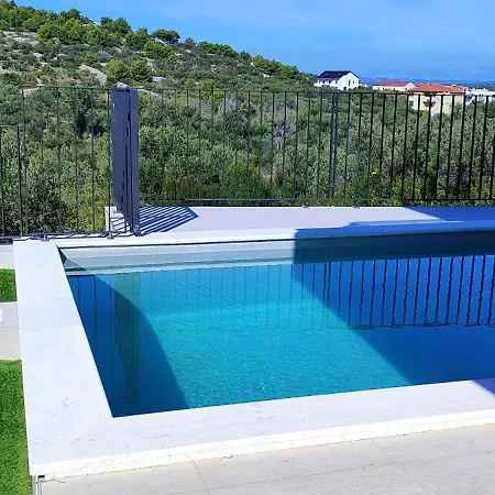 Retro With Heated Pool And Gym For 8 Apartment Murter