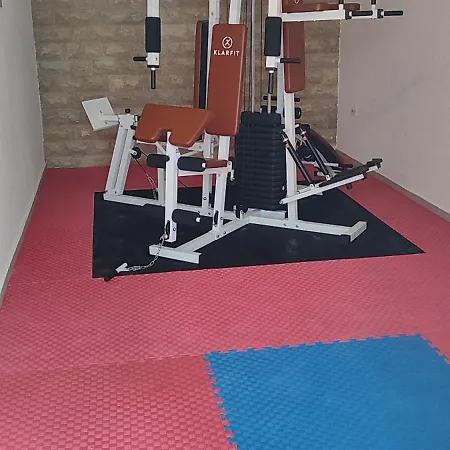 Retro With Heated Pool And Gym For 8 Murter