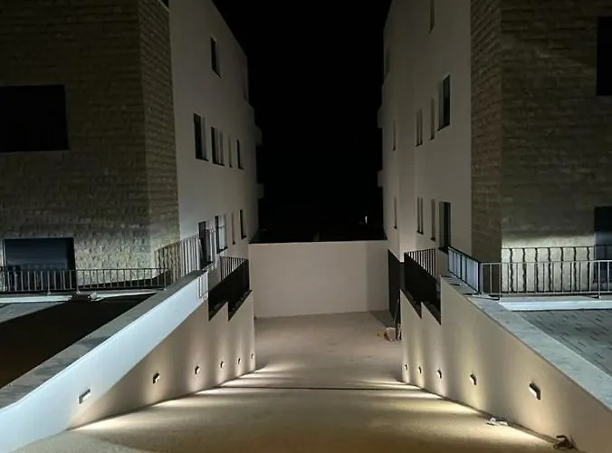 Appartement Retro With Heated Pool And Gym For 8