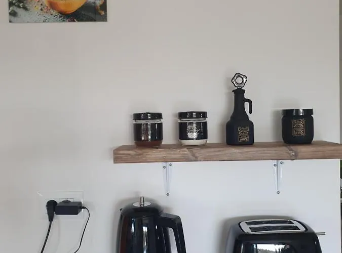 Retro With Heated Pool And Gym For 8 *