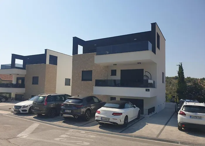 Retro With Heated Pool And Gym For 8 Appartement *