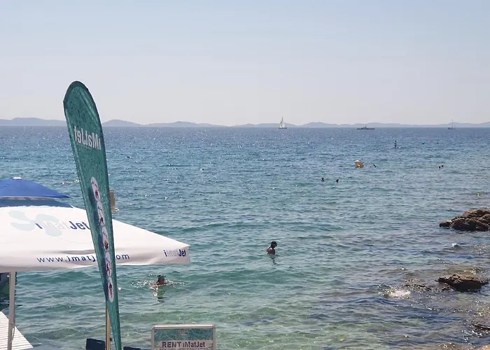 Retro With Heated Pool And Gym For 8 穆泰尔岛