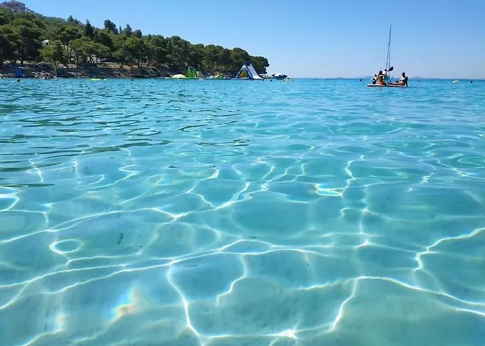 Appartement Retro With Heated Pool And Gym For 8 *