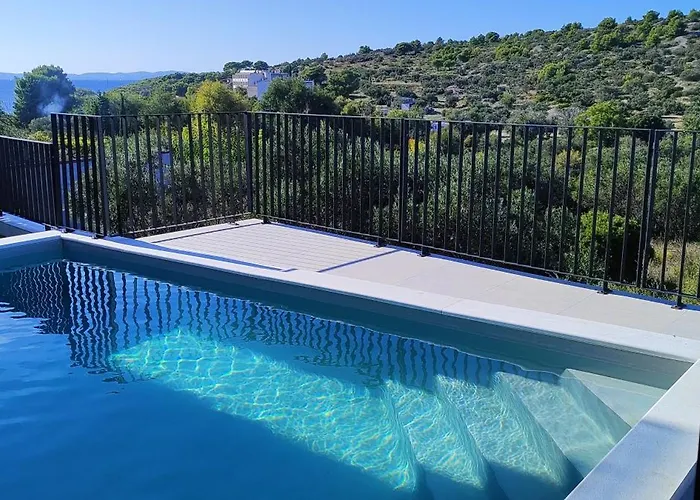 Retro With Heated Pool And Gym For 8 Murter