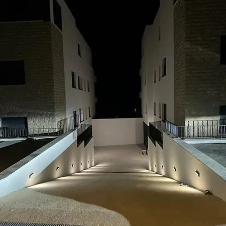 公寓 Retro With Heated Pool And Gym For 8