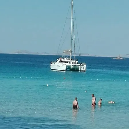 Retro With Heated Pool And Gym For 8