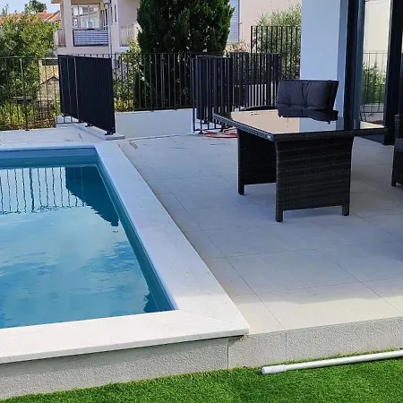 Retro With Heated Pool And Gym For 8 公寓